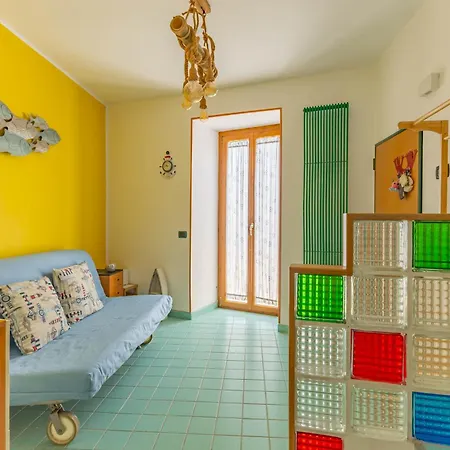 Golden Shore Tatil Evi