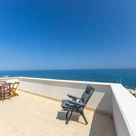 Golden Shore Holiday home